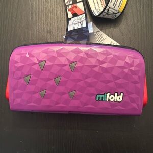 Mifold folding booster seat